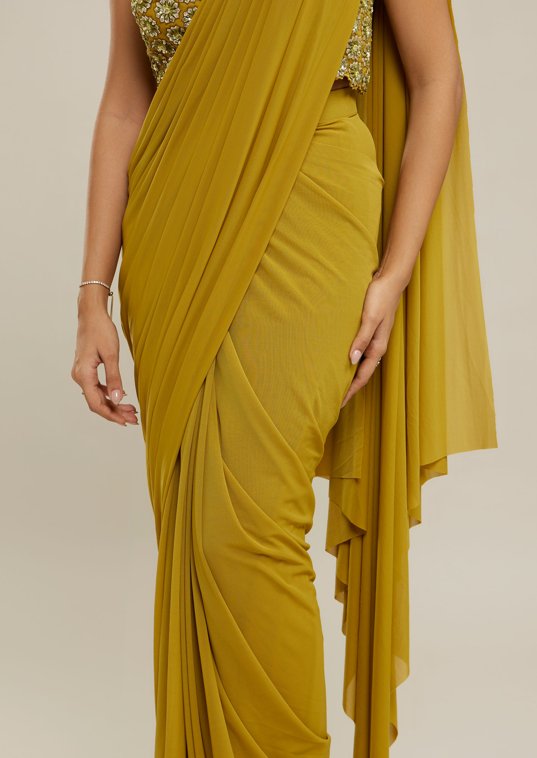 Twamev Women Mustard Yellow Net-Lycra Saree