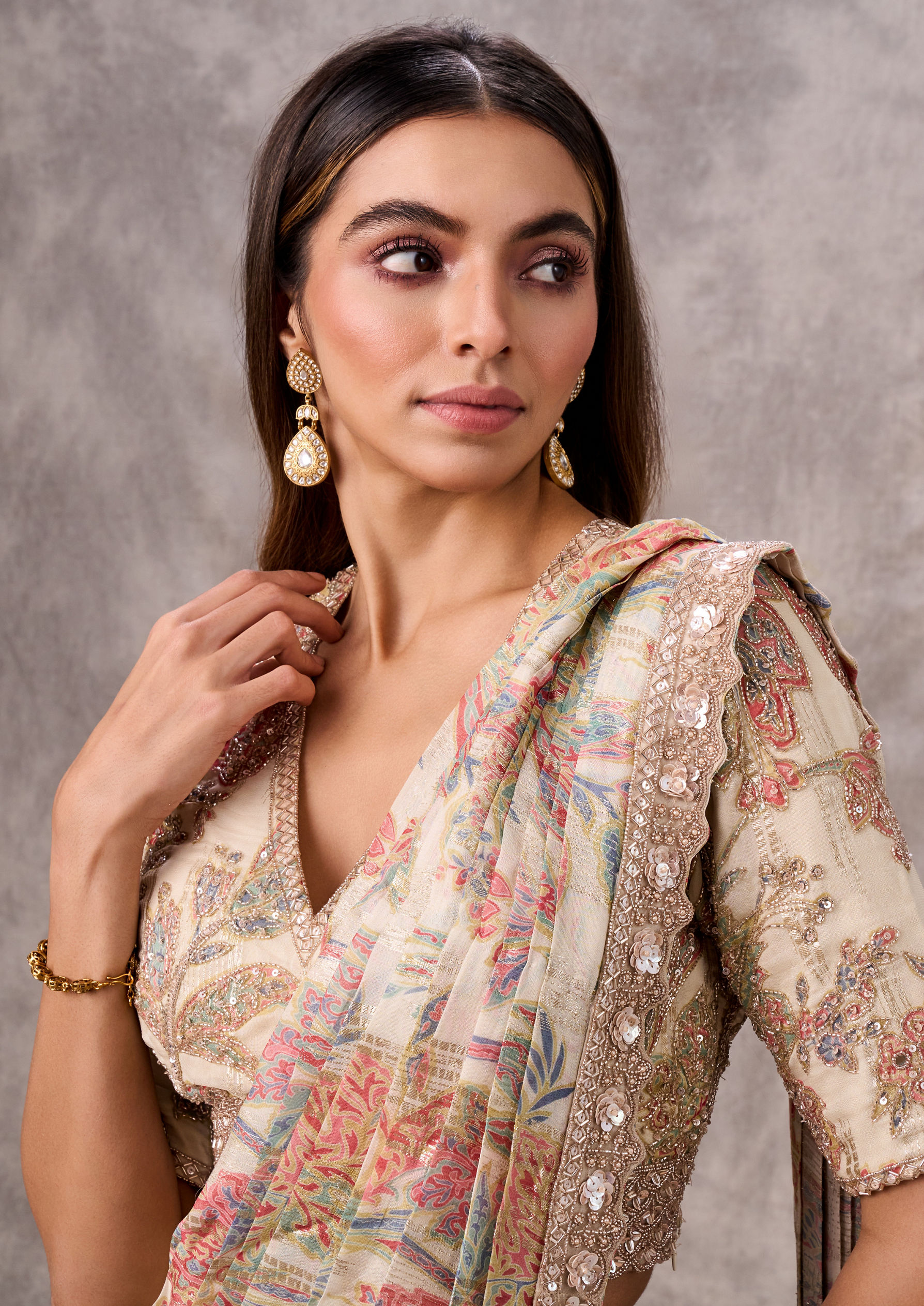 Twamev Women Cream Chinon Classic Saree