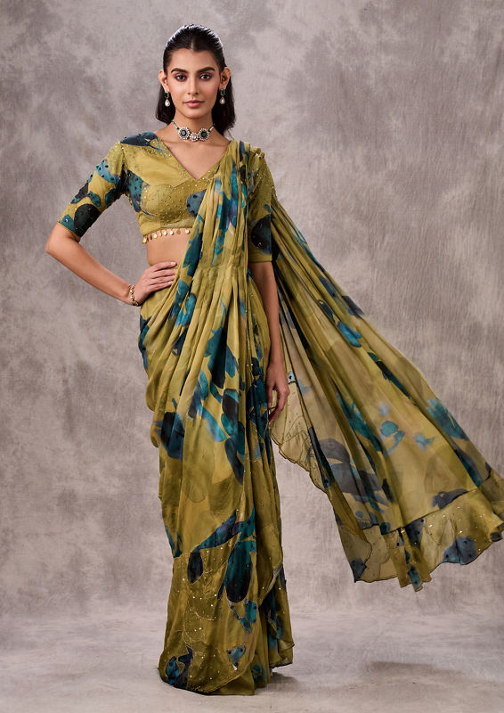 Twamev Women Luxurious Mehandi Green Saree