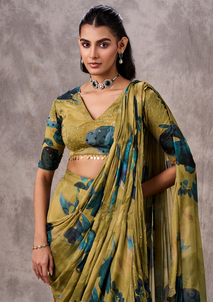 Twamev Women Luxurious Mehandi Green Saree