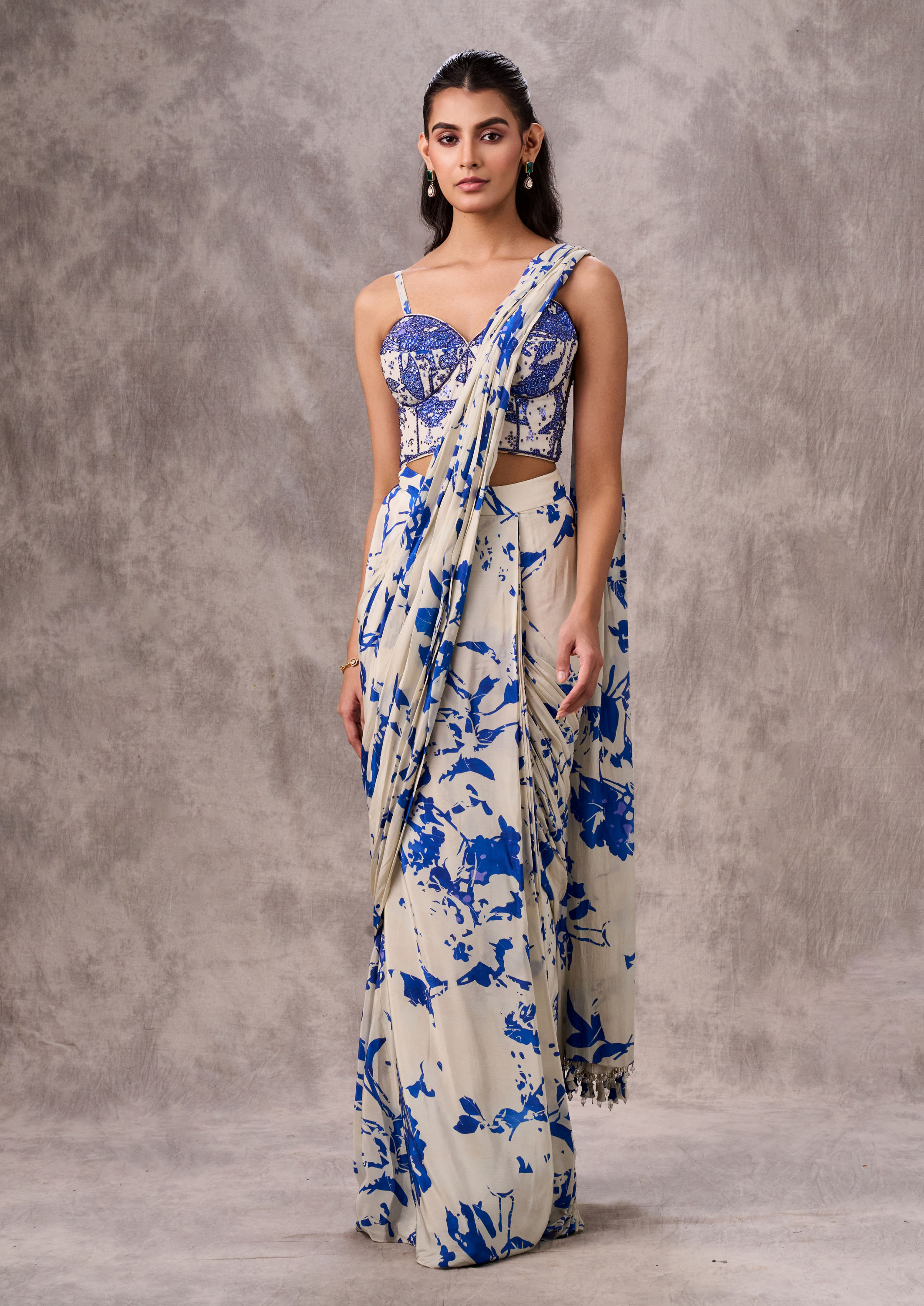 Twamev Women Cream & Indigo Blue Viscose Abstract Printed Corset Draped Saree