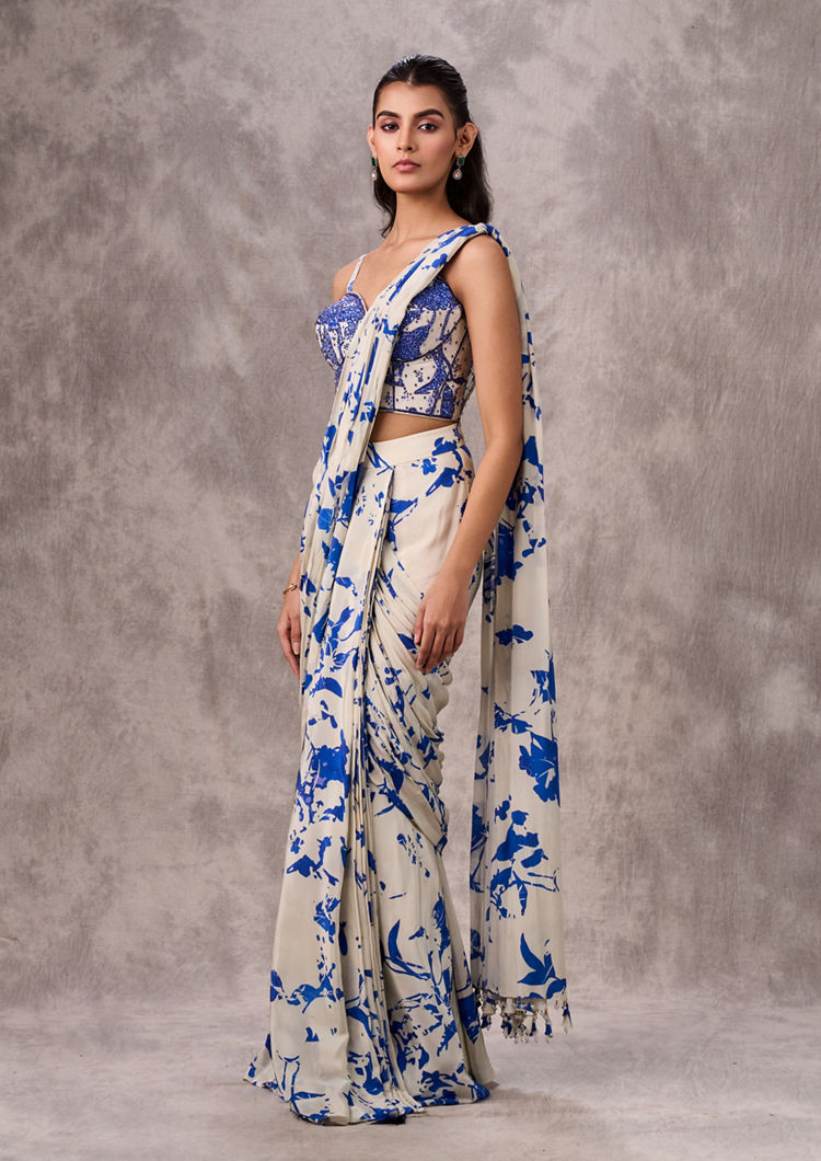 Twamev Women Cream & Indigo Blue Viscose Abstract Printed Corset Draped Saree