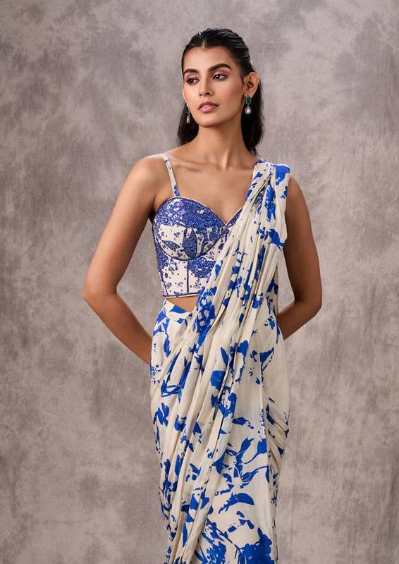 Twamev Women Cream & Indigo Blue Viscose Abstract Printed Corset Draped Saree
