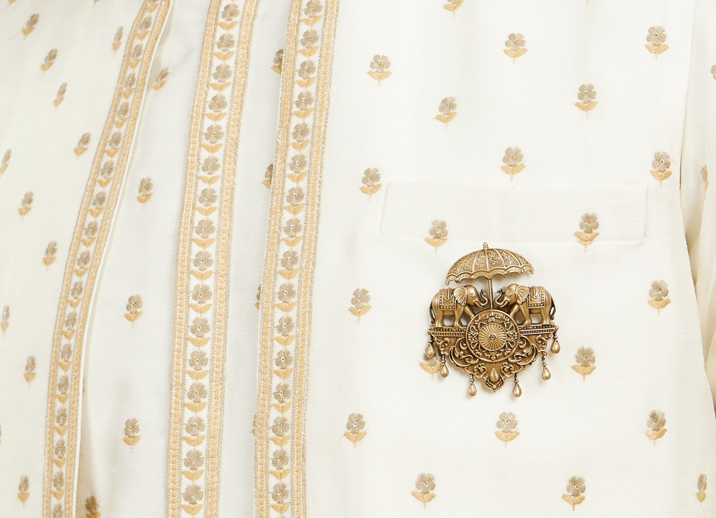 Twamev Men Golden Affluence Brooch