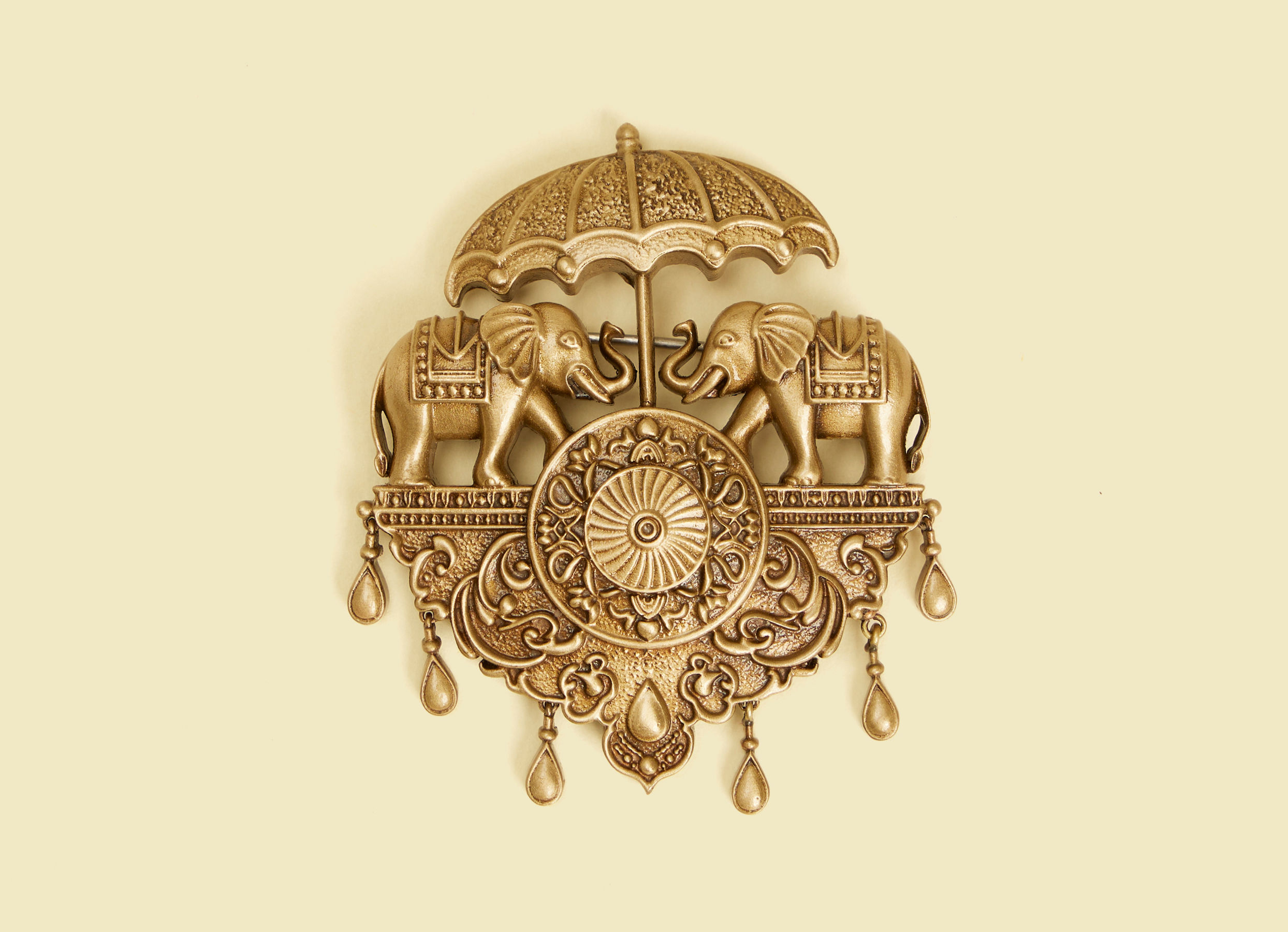 Twamev Men Golden Affluence Brooch
