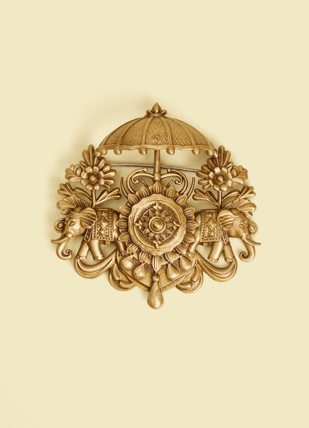Twamev Men Beige Elegant Brooch