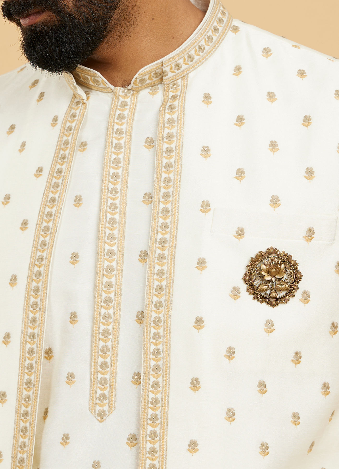 Twamev Men Golden Elegance Brooch