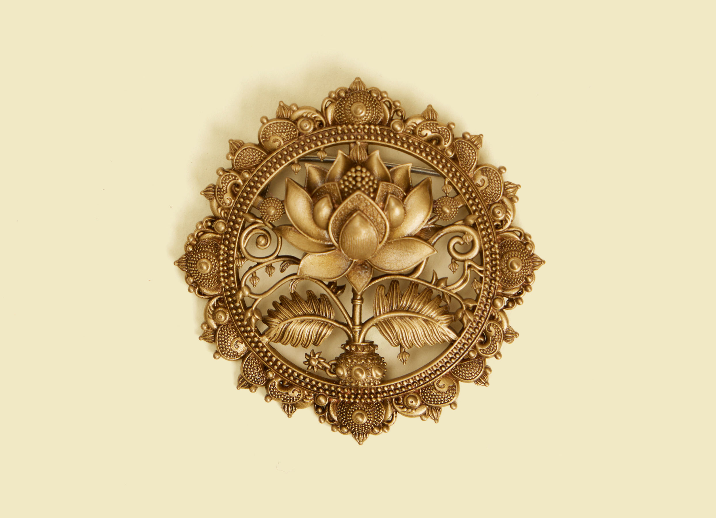 Twamev Men Golden Elegance Brooch
