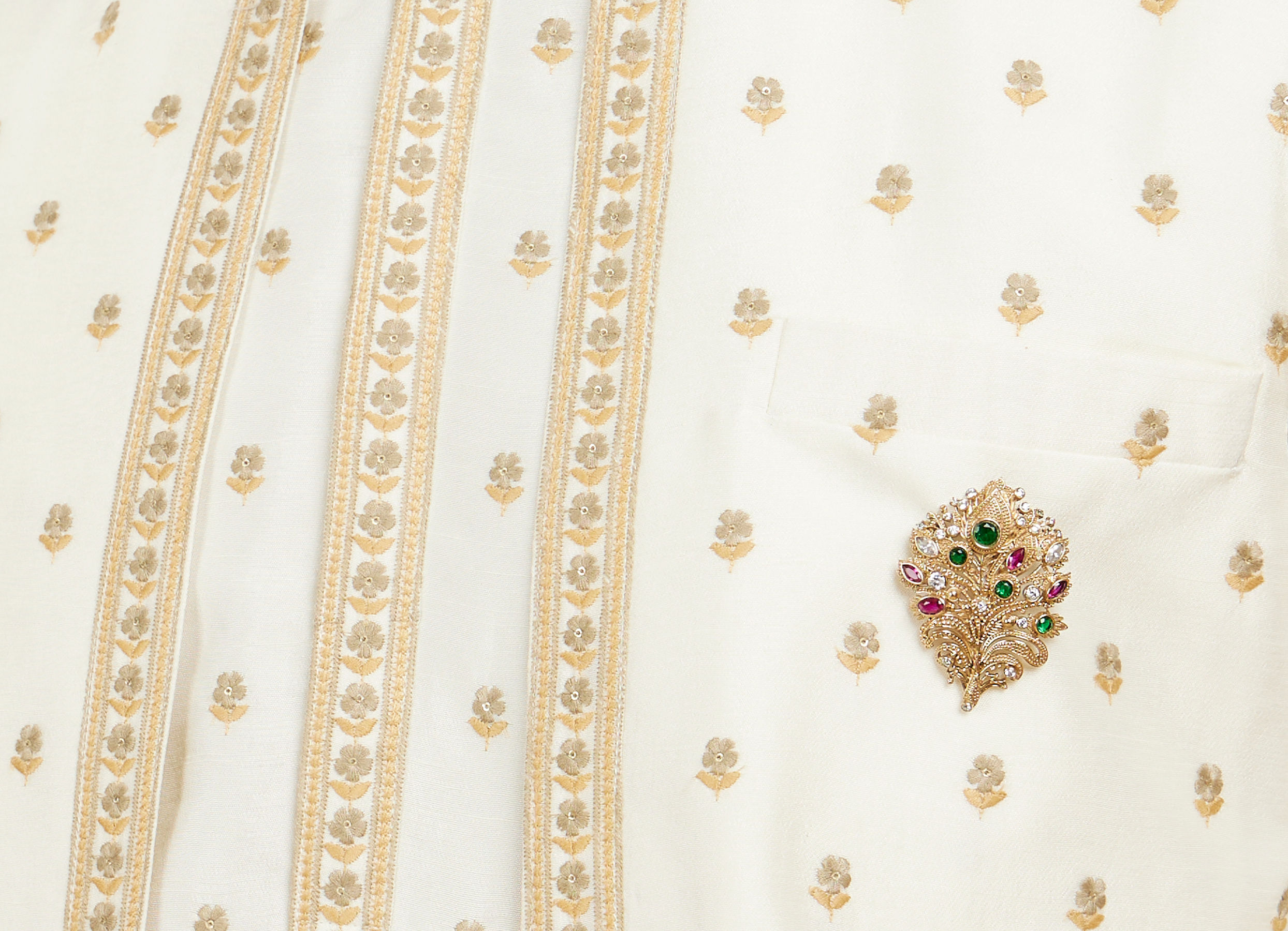 Twamev Men Golden Opulence Brooch