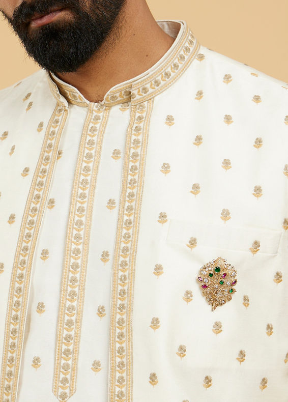 Twamev Men Golden Opulence Brooch