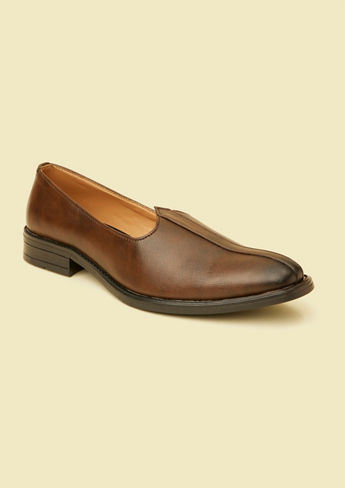 alt message - Twamev Men Brown Loafers Style Shoes image number 2