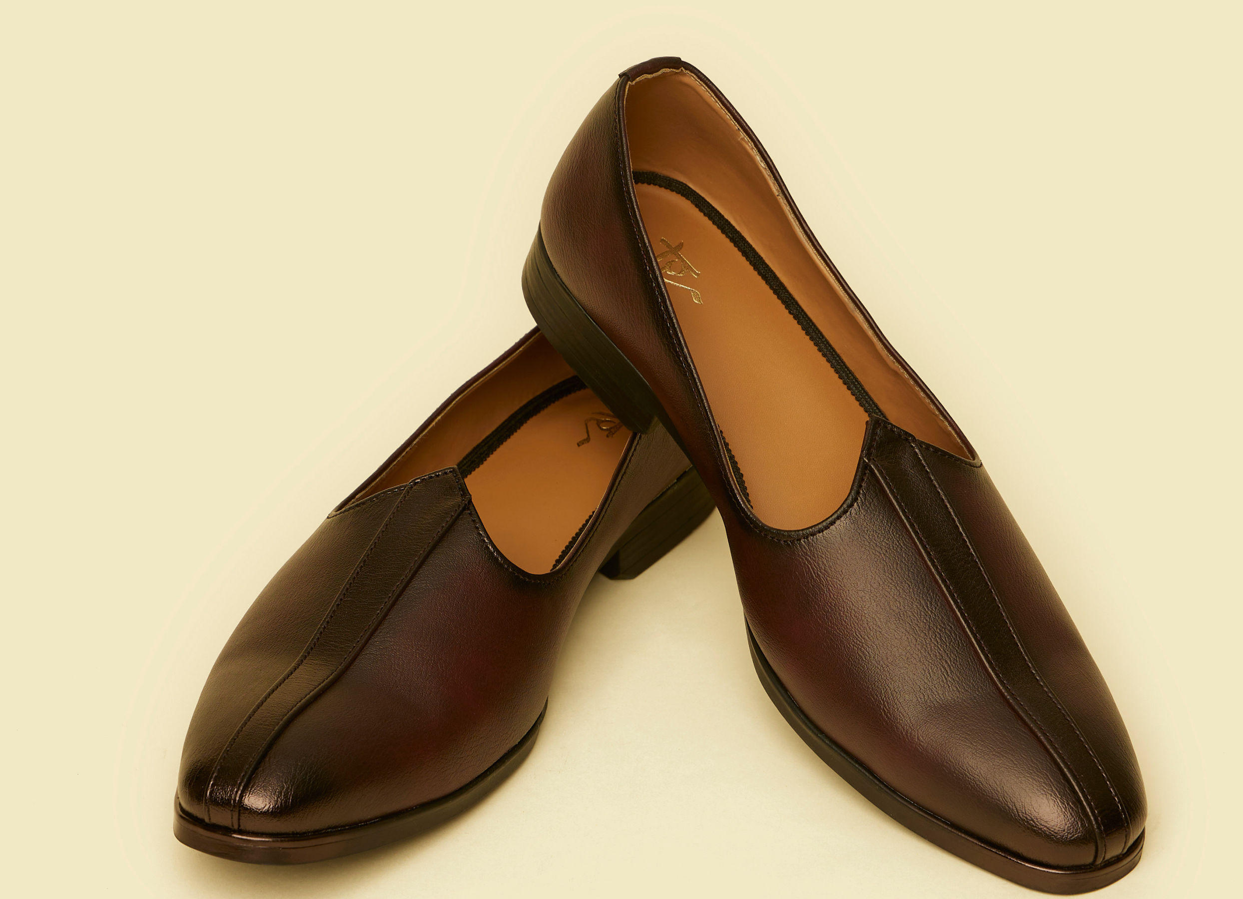 Twamev Men Wine Faux Leather Jooti