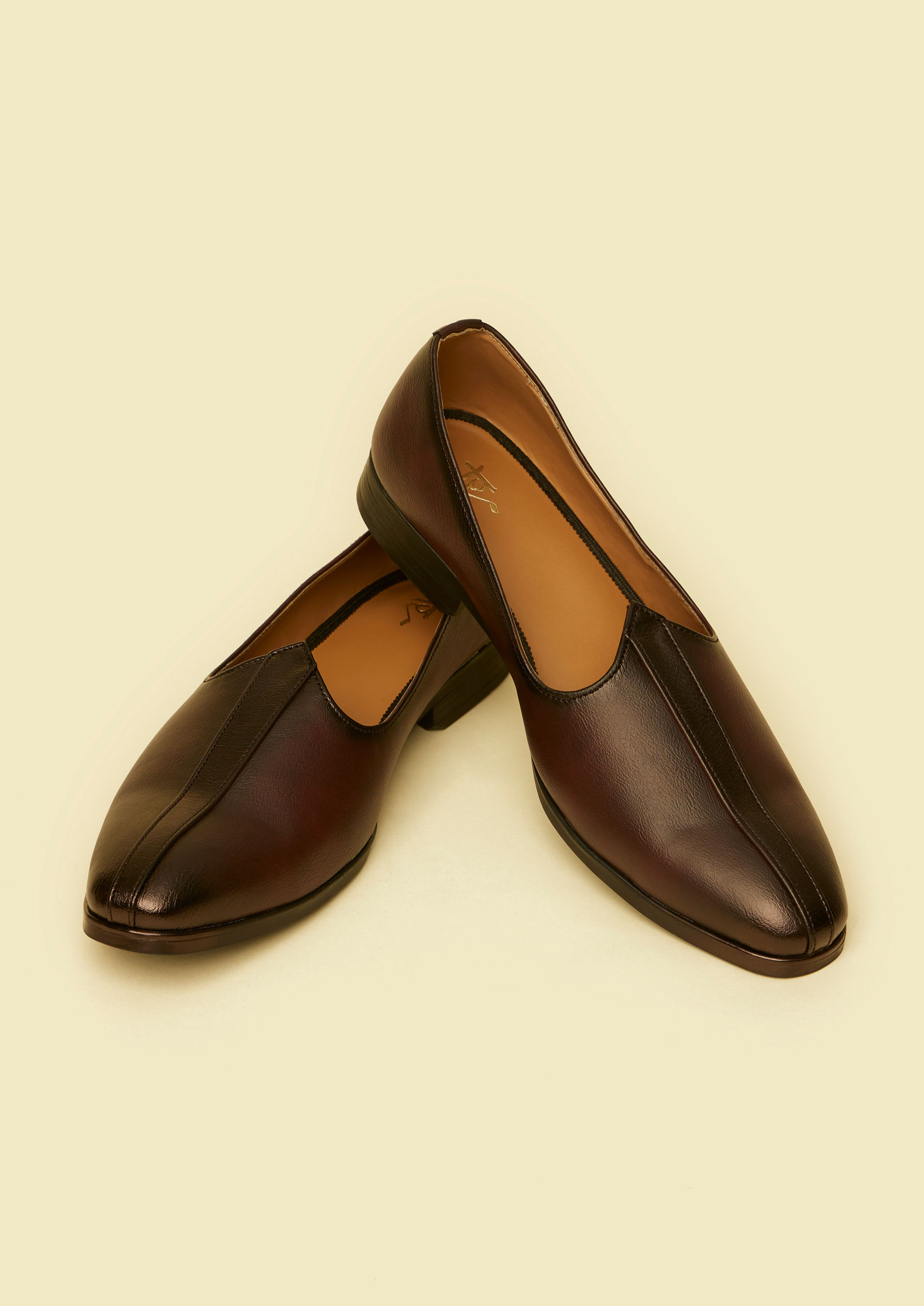 Twamev Men Wine Faux Leather Jooti