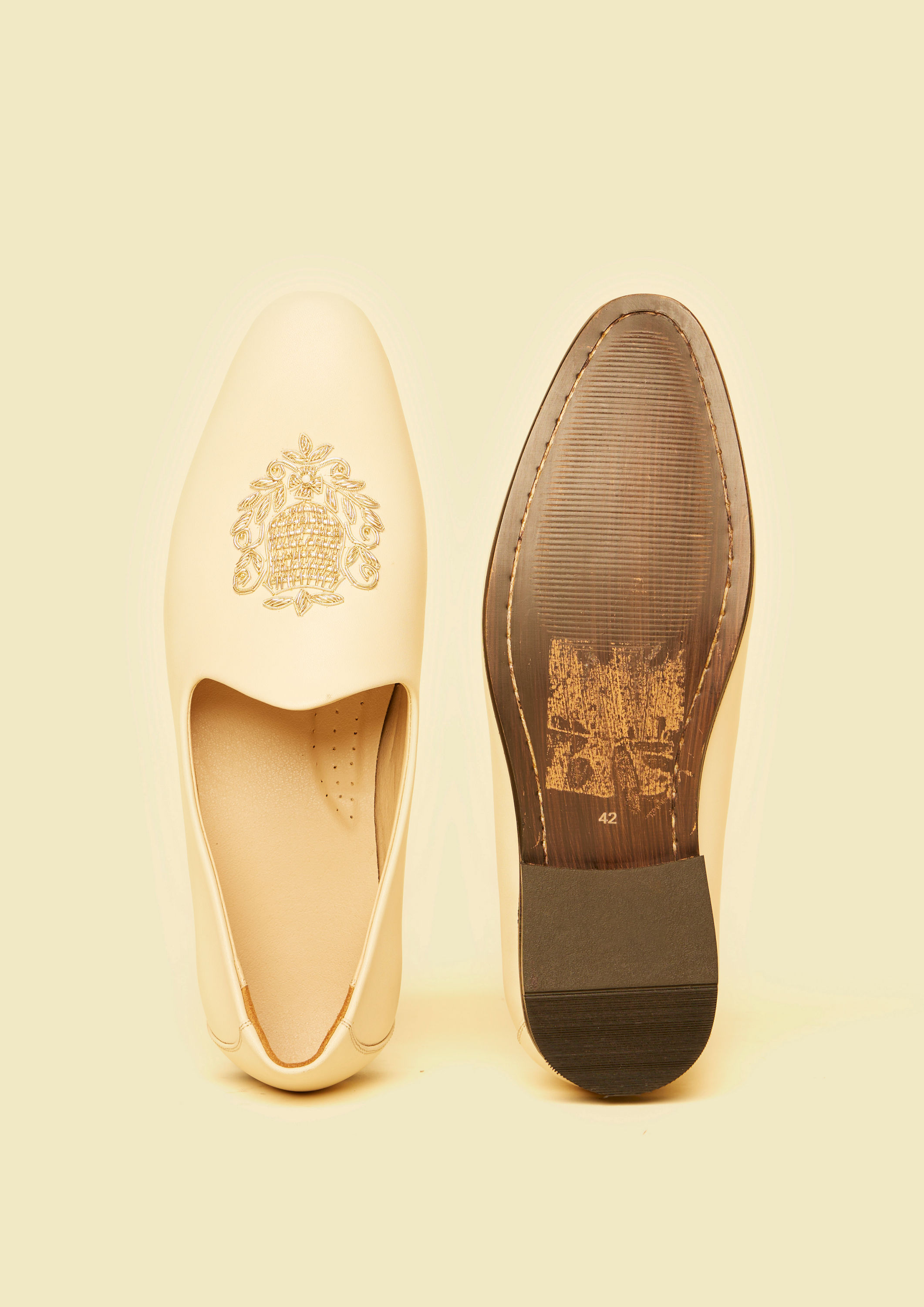 Twamev Men Elegant Beige Juti