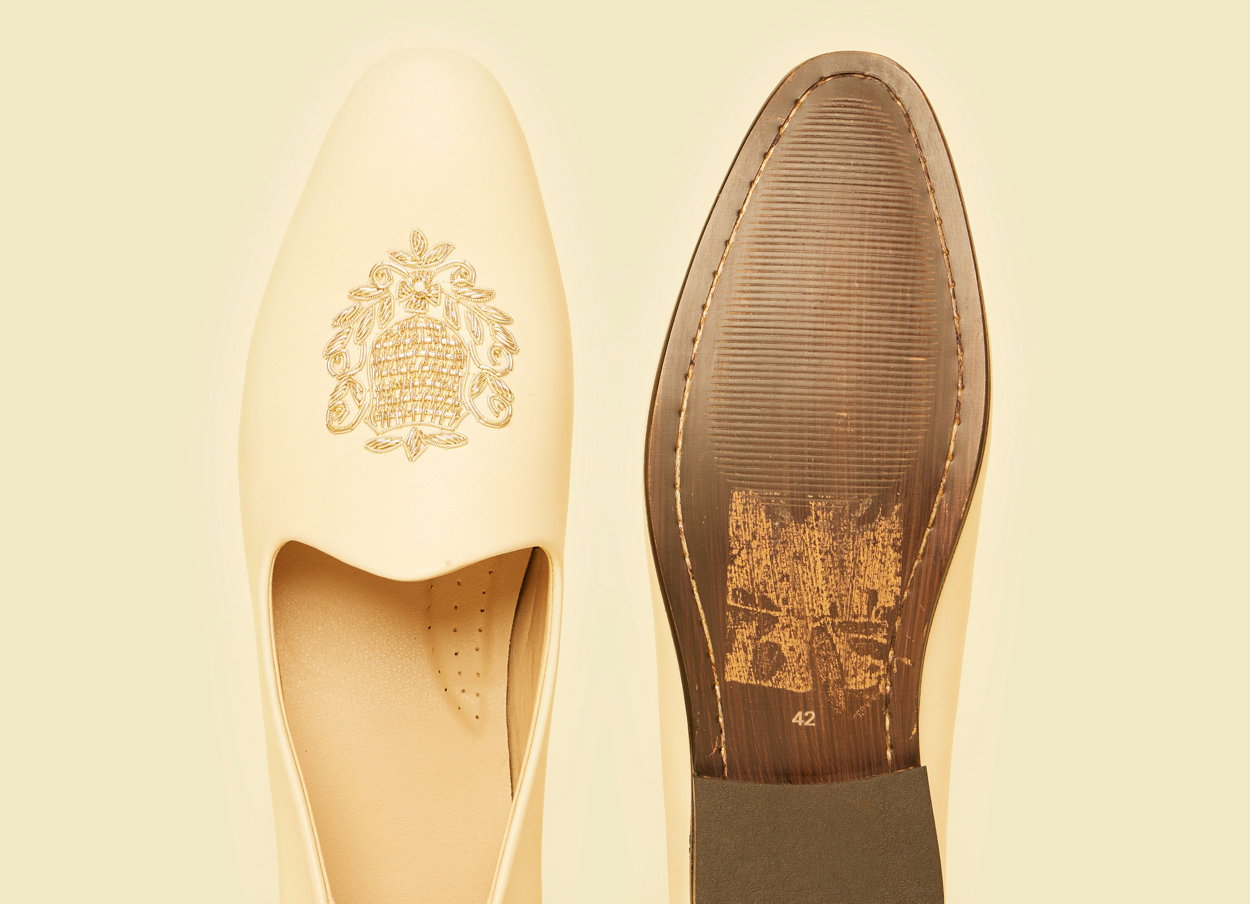 Twamev Men Elegant Beige Juti