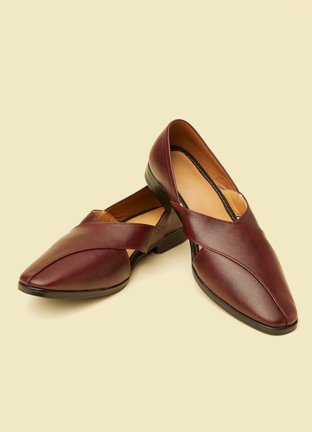 Twamev Men Wine Peshawari Juttis