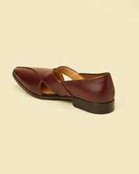 Twamev Men Wine Peshawari Juttis