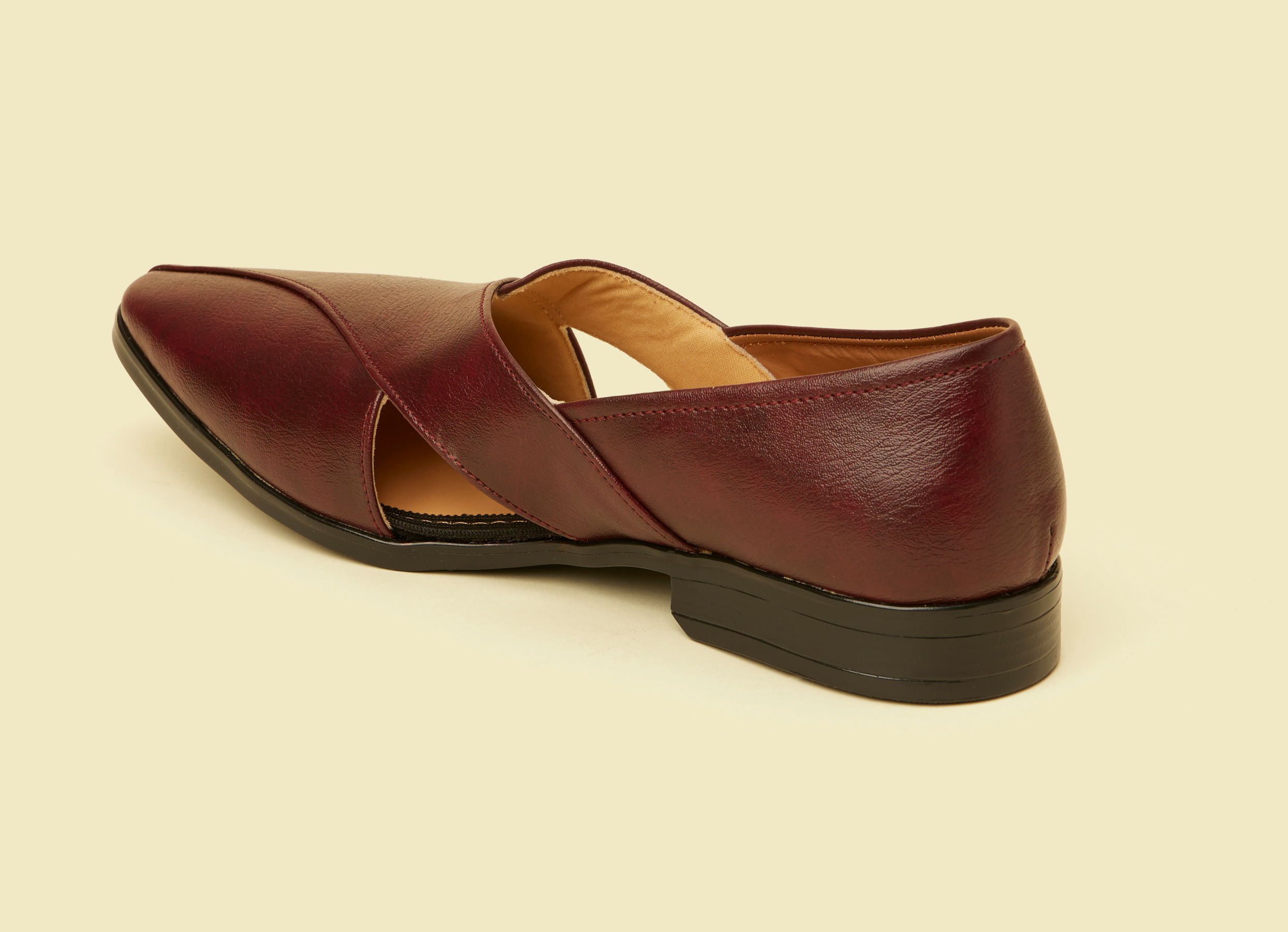 Twamev Men Wine Peshawari Juttis