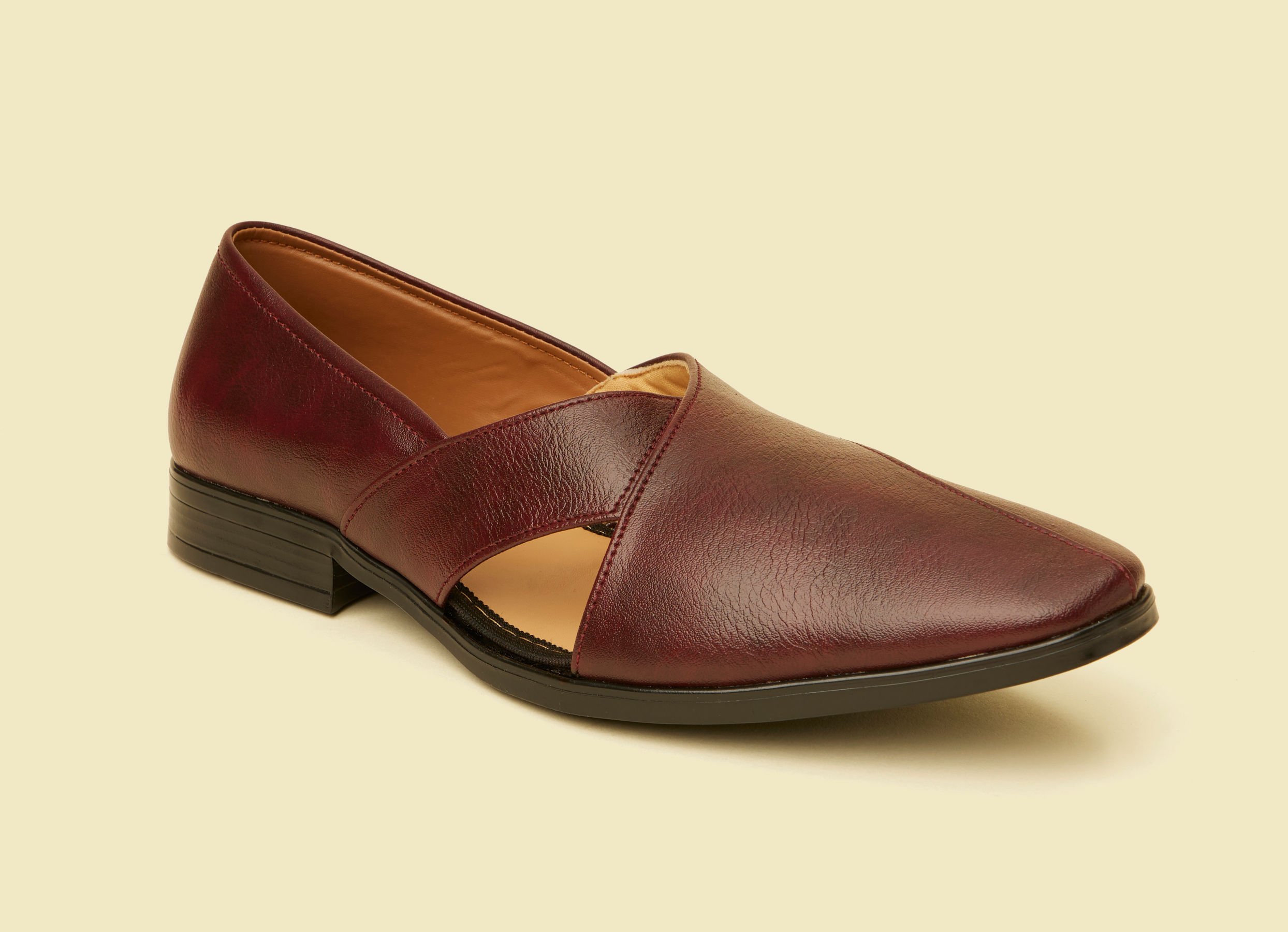 Twamev Men Wine Peshawari Juttis