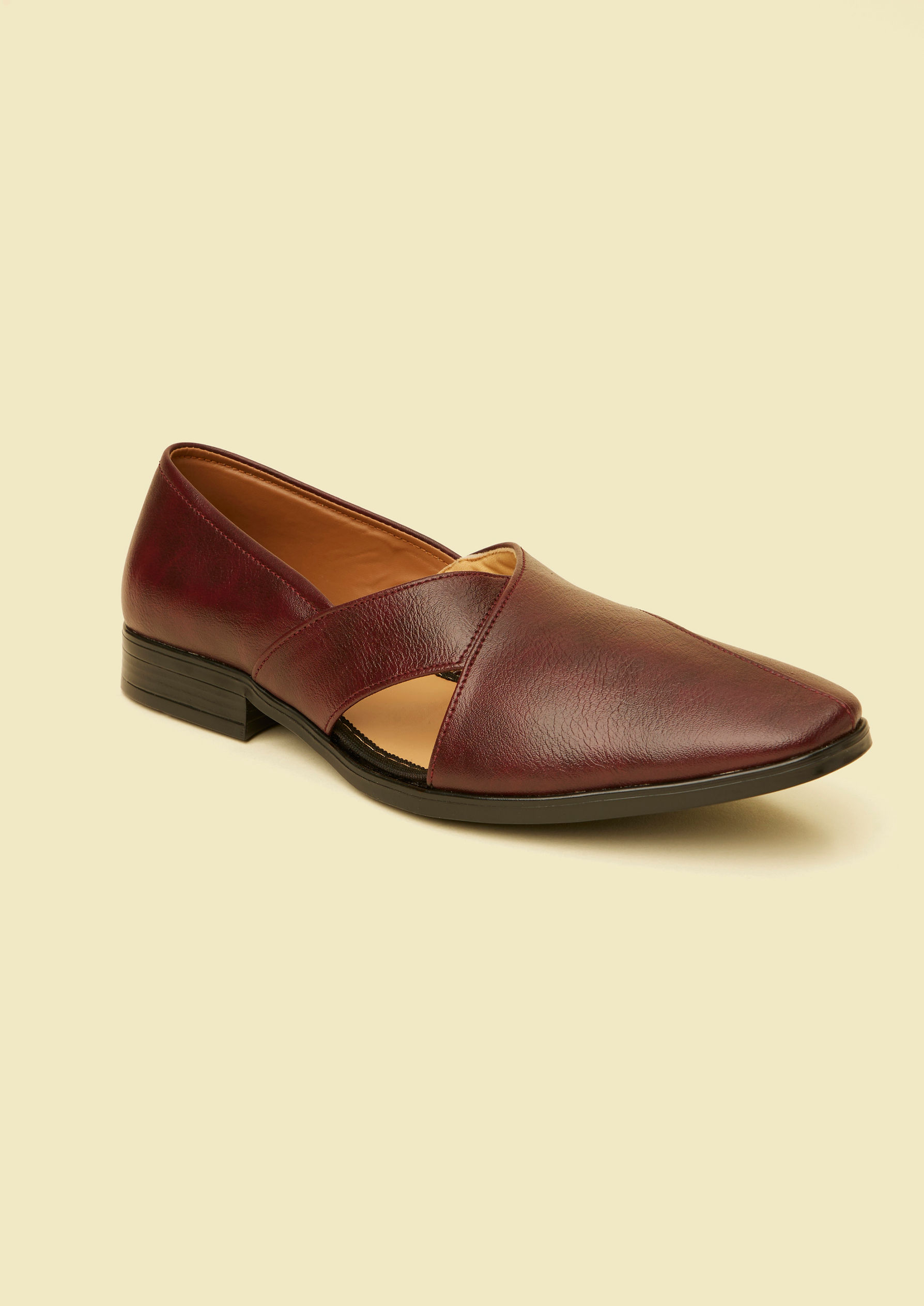 Twamev Men Wine Peshawari Juttis