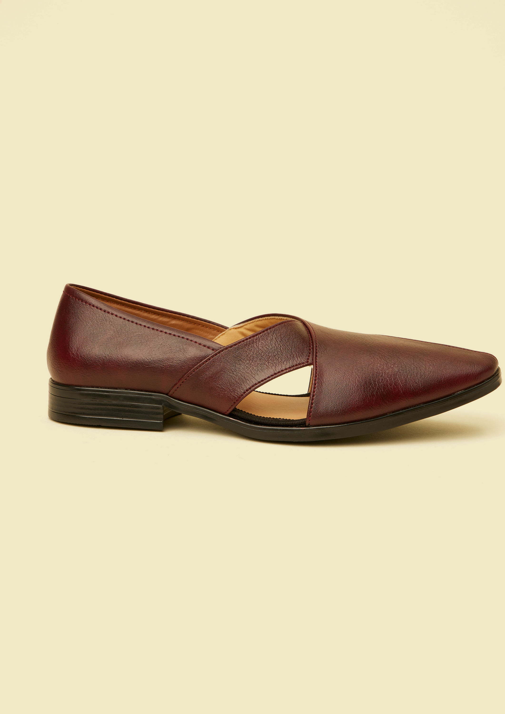 Twamev Men Wine Peshawari Juttis