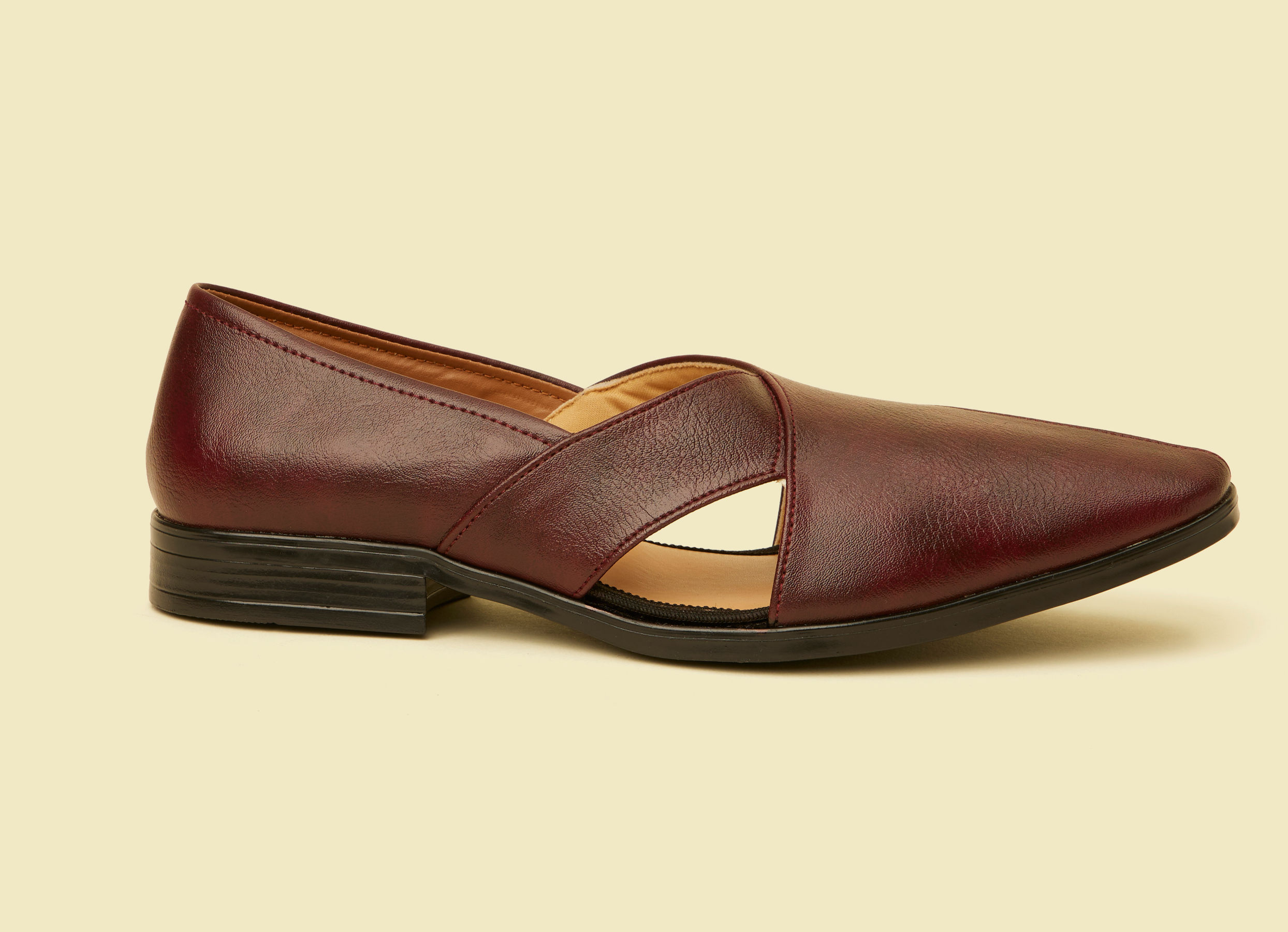 Twamev Men Wine Peshawari Juttis