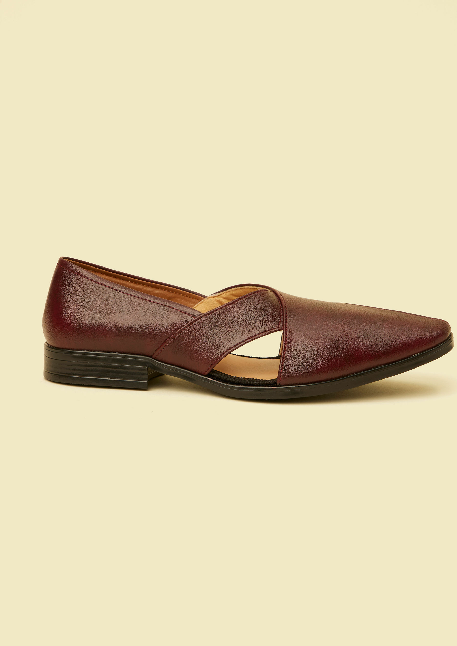 Twamev Men Wine Peshawari Juttis