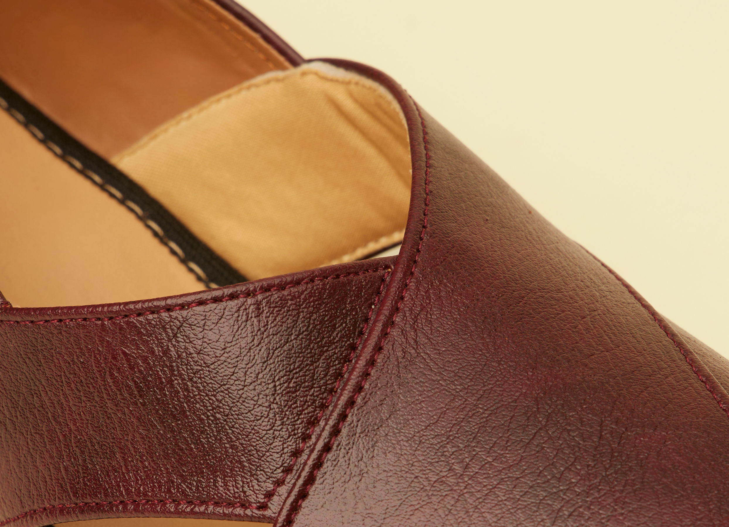 Twamev Men Wine Peshawari Juttis