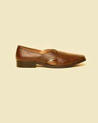 Twamev Men Regal Brown Juti
