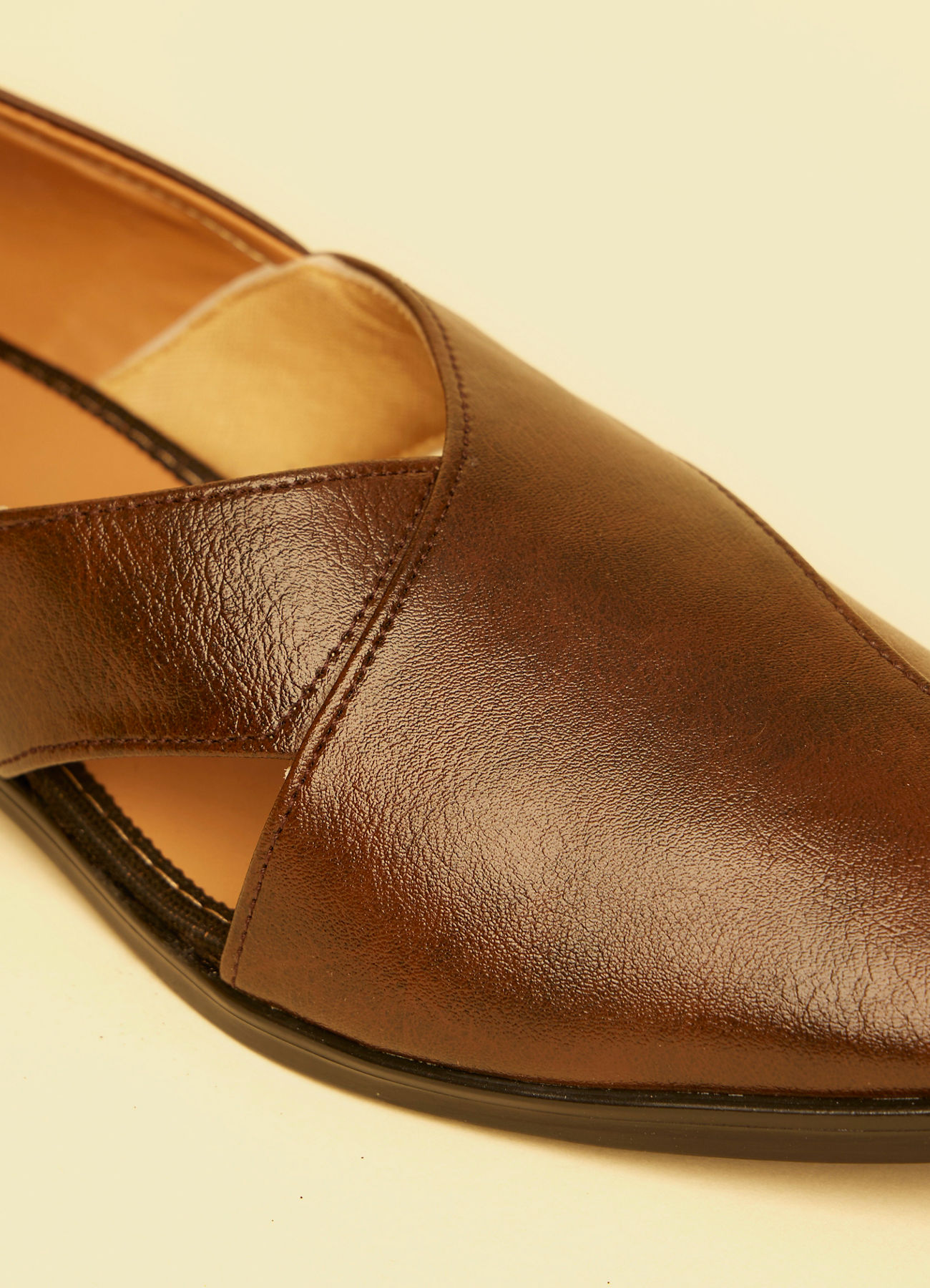 Twamev Men Regal Brown Juti