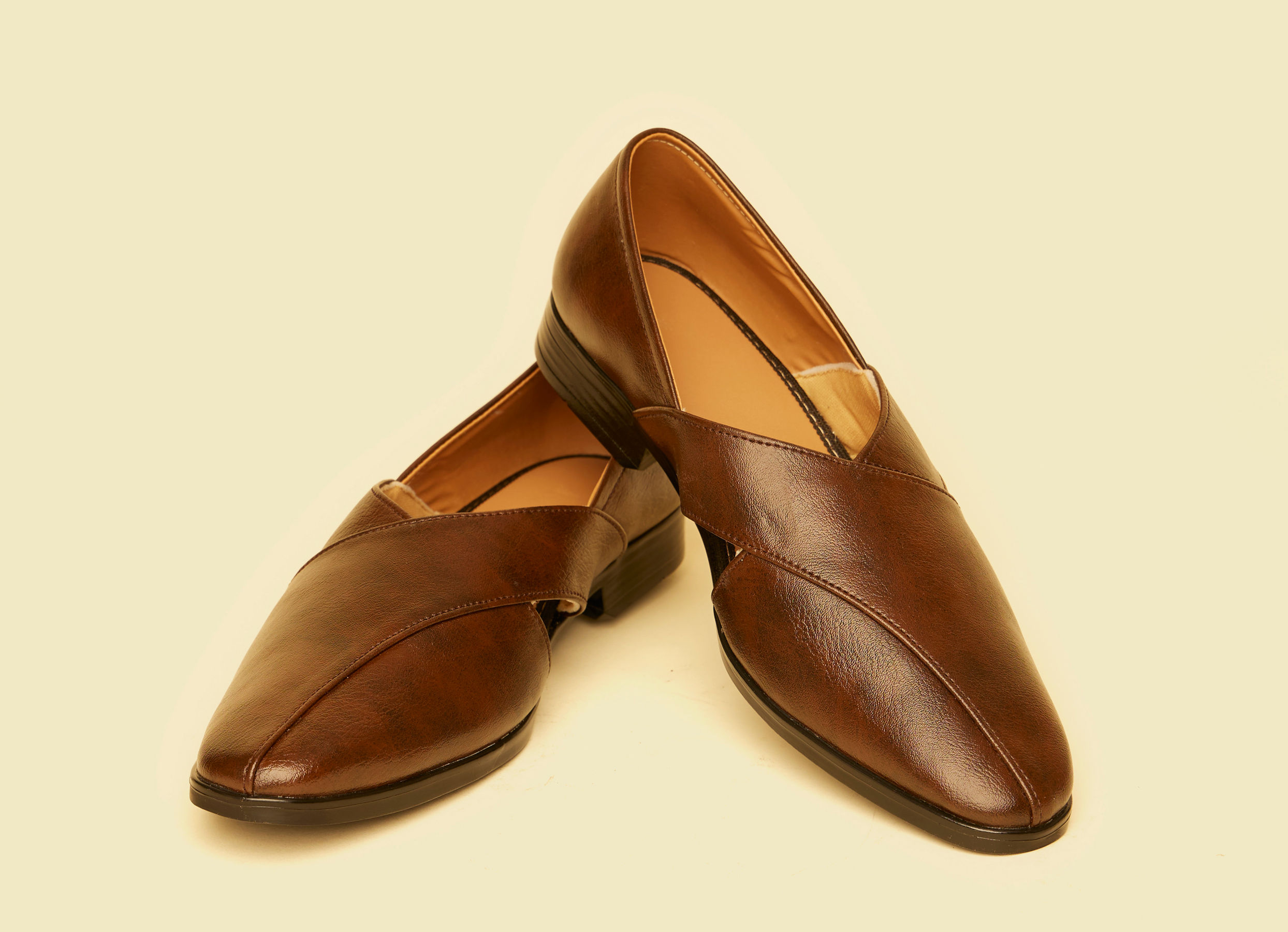 Twamev Men Regal Brown Juti