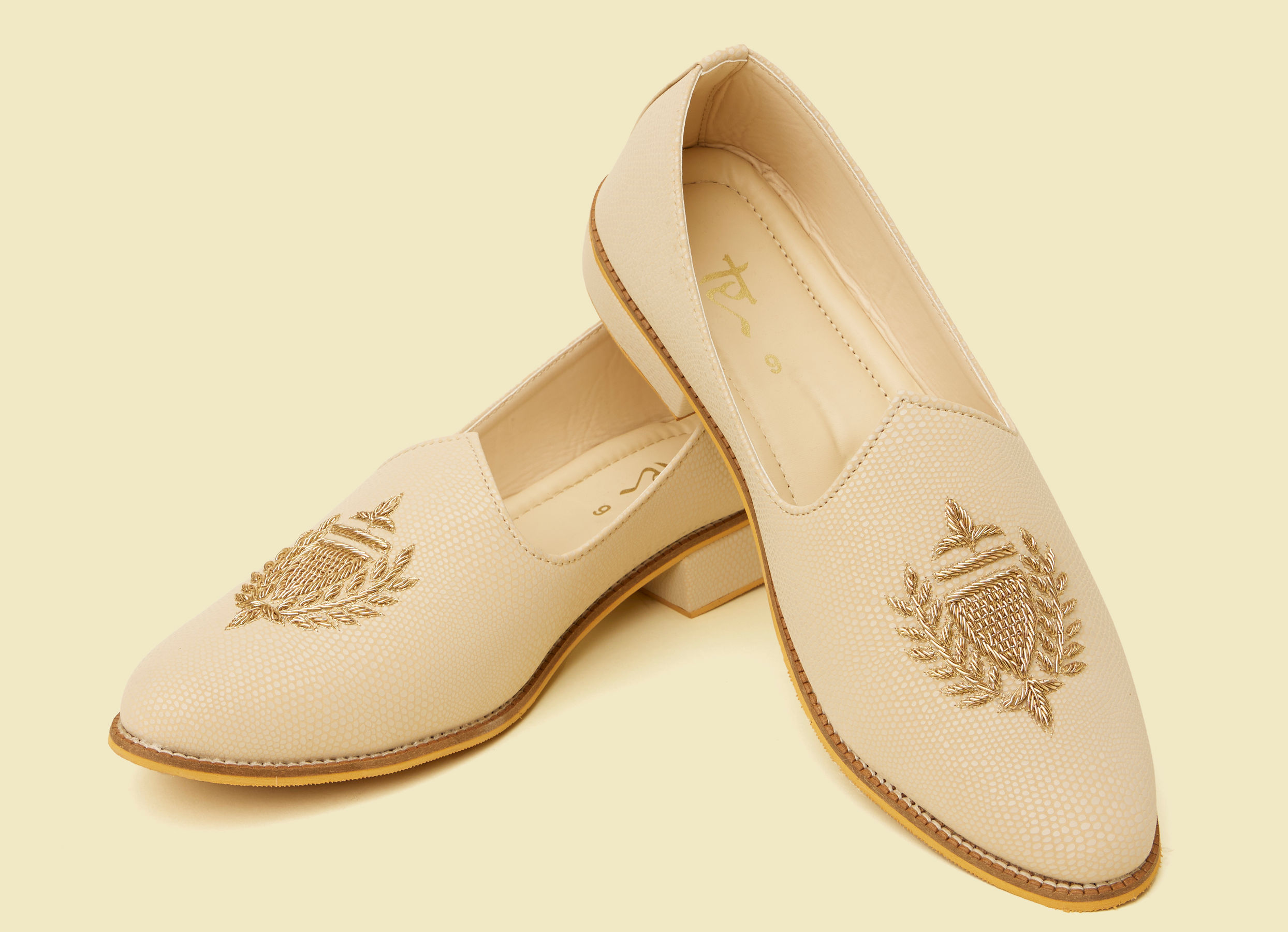 Twamev Men Cream Diamond Patterned Loafer Style Shoes