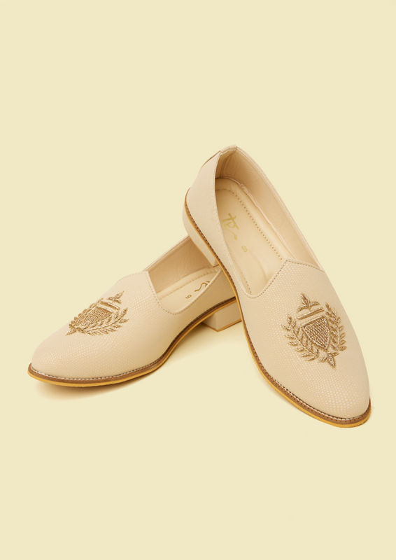Twamev Men Cream Diamond Patterned Loafer Style Shoes