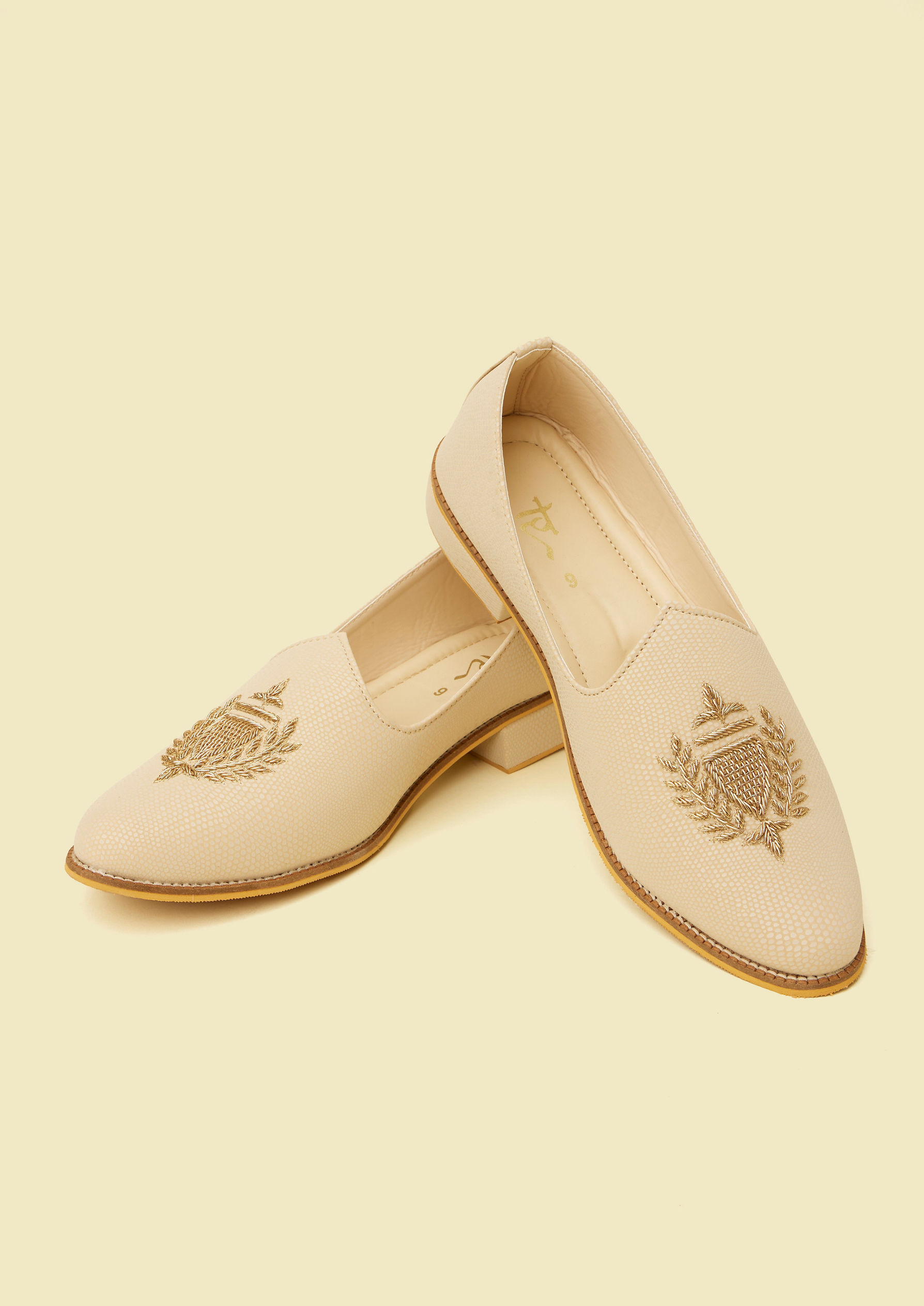Twamev Men Cream Diamond Patterned Loafer Style Shoes