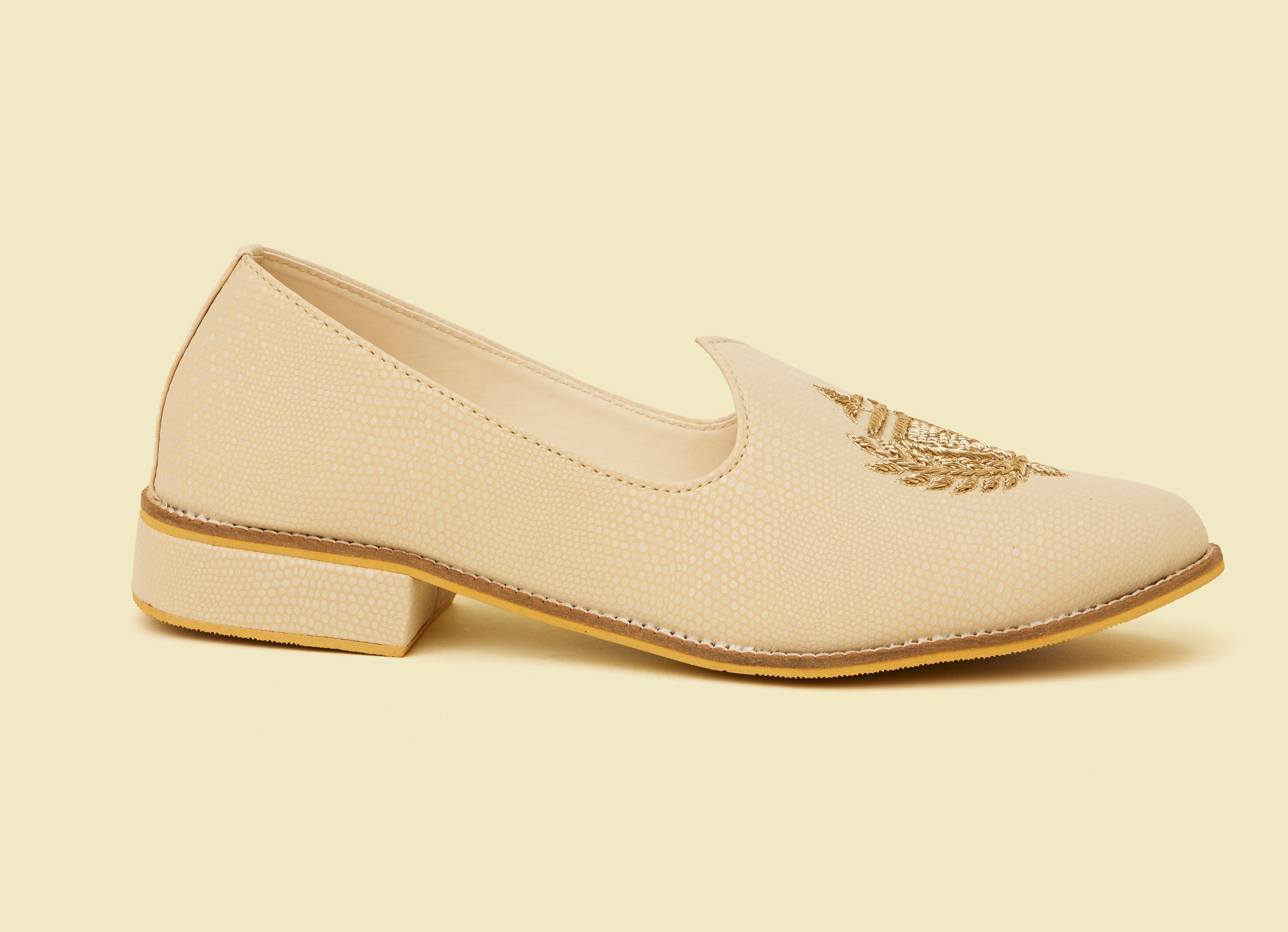 Twamev Men Cream Diamond Patterned Loafer Style Shoes
