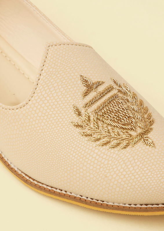 Twamev Men Cream Diamond Patterned Loafer Style Shoes