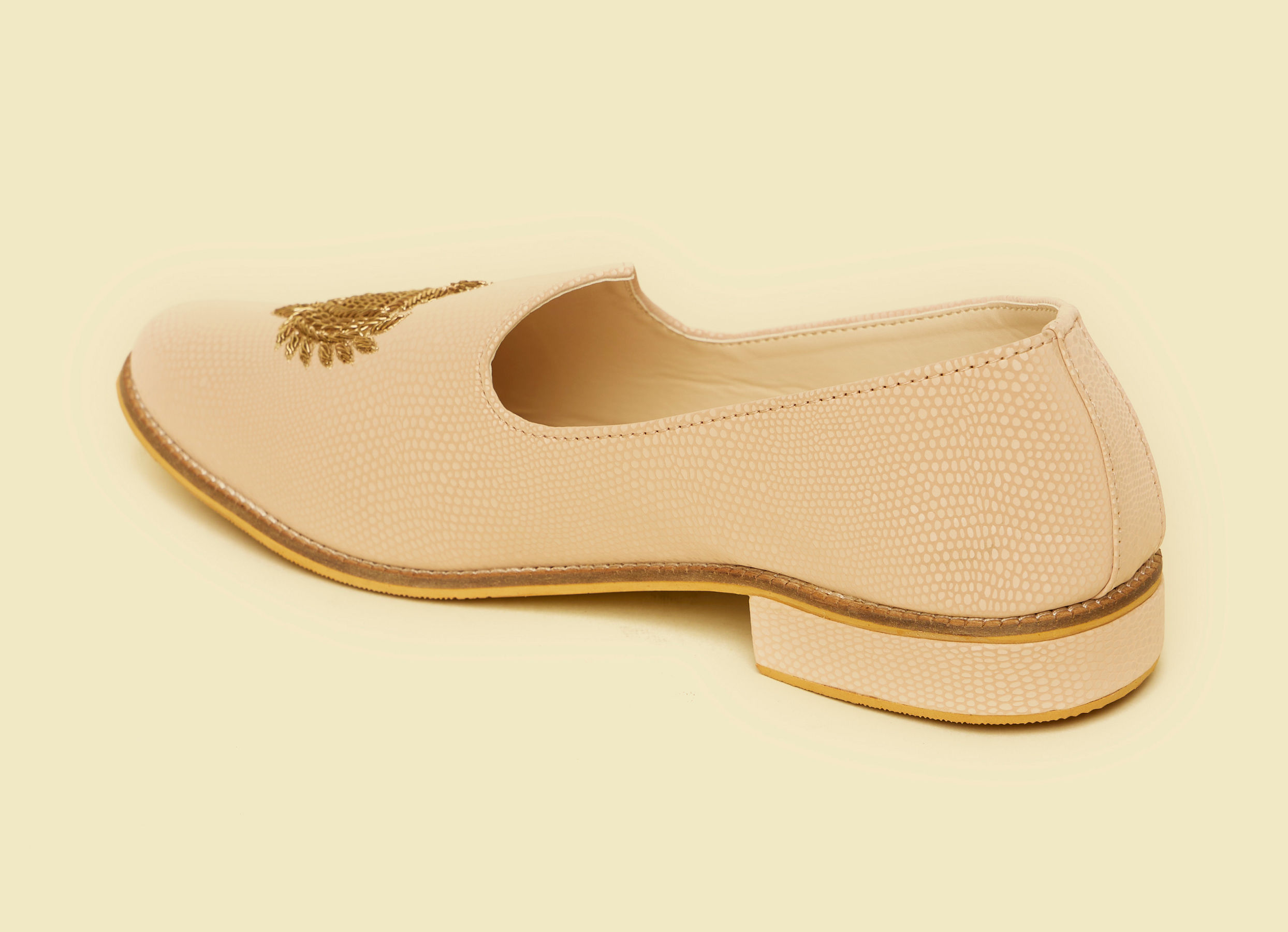 Twamev Men Peach Elegance Jooti
