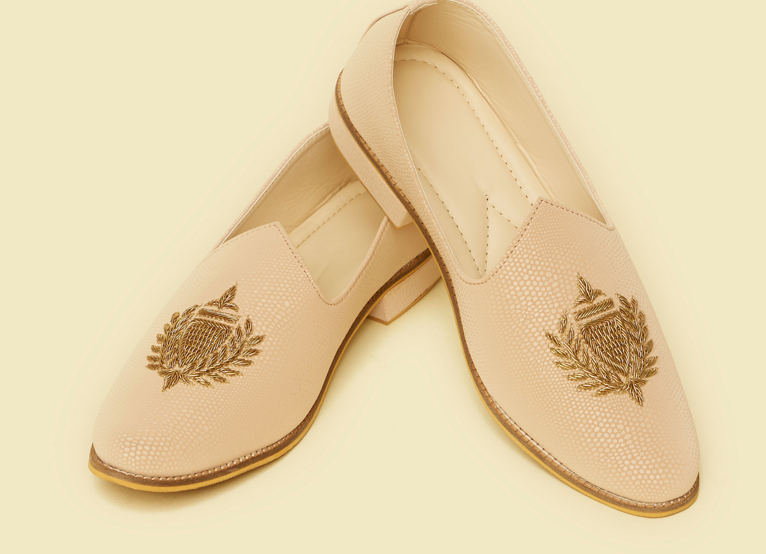 Twamev Men Peach Elegance Jooti