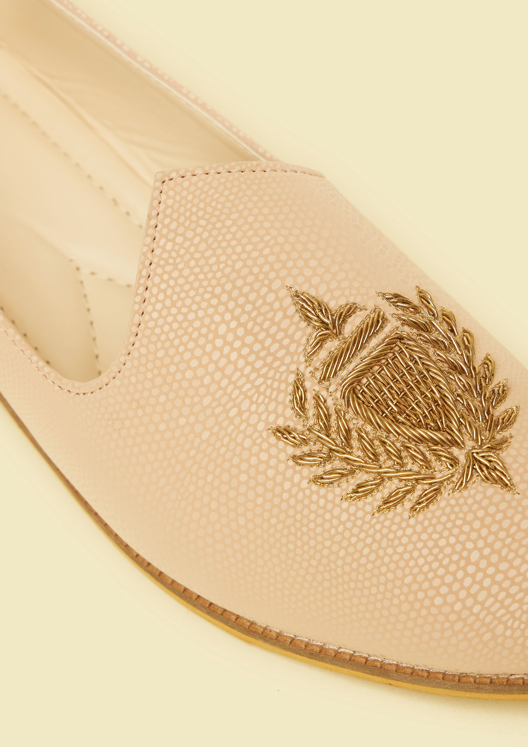 Twamev Men Peach Elegance Jooti
