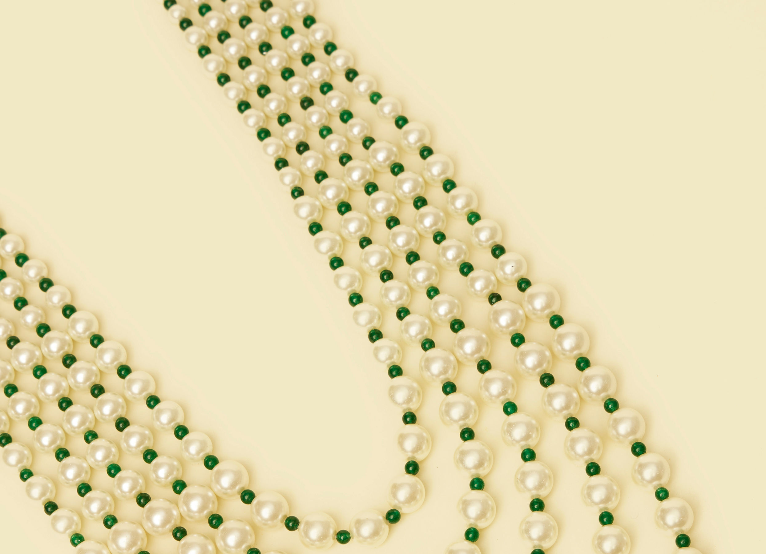 Twamev Men Regal Cream Dark Green Mala