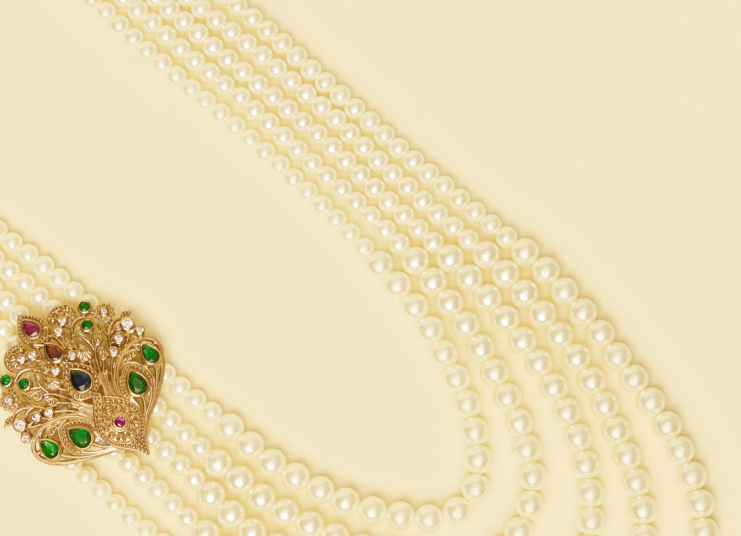 Twamev Men Cream Hues Traditional Mala