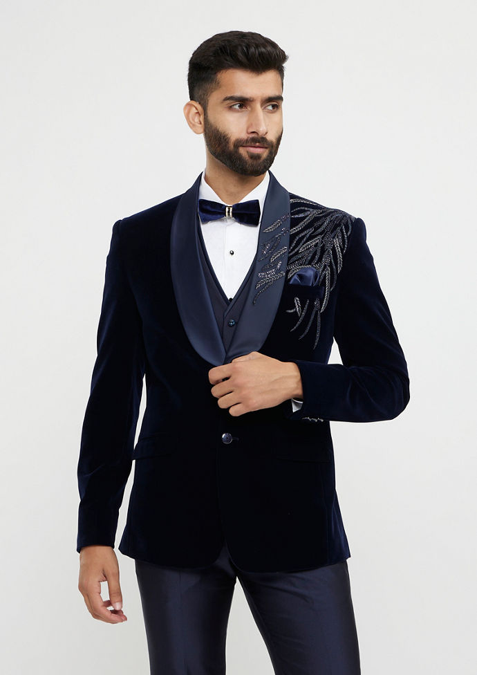 alt message - Twamev Men Dark Blue Velvet Suave Suit Set image number 0