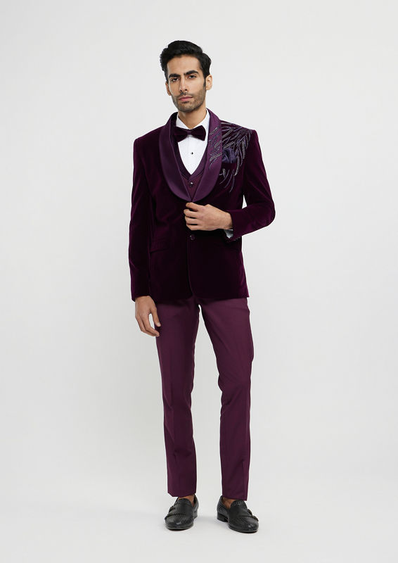 alt message - Twamev Men Regal Wine Velvet Men's Suit Set image number 4