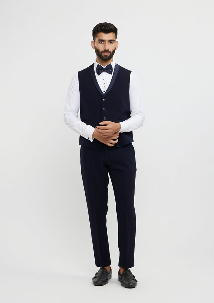 alt message - Twamev Men Indigo Blue Plain Classic Suit Set with Cutdana Work image number 3