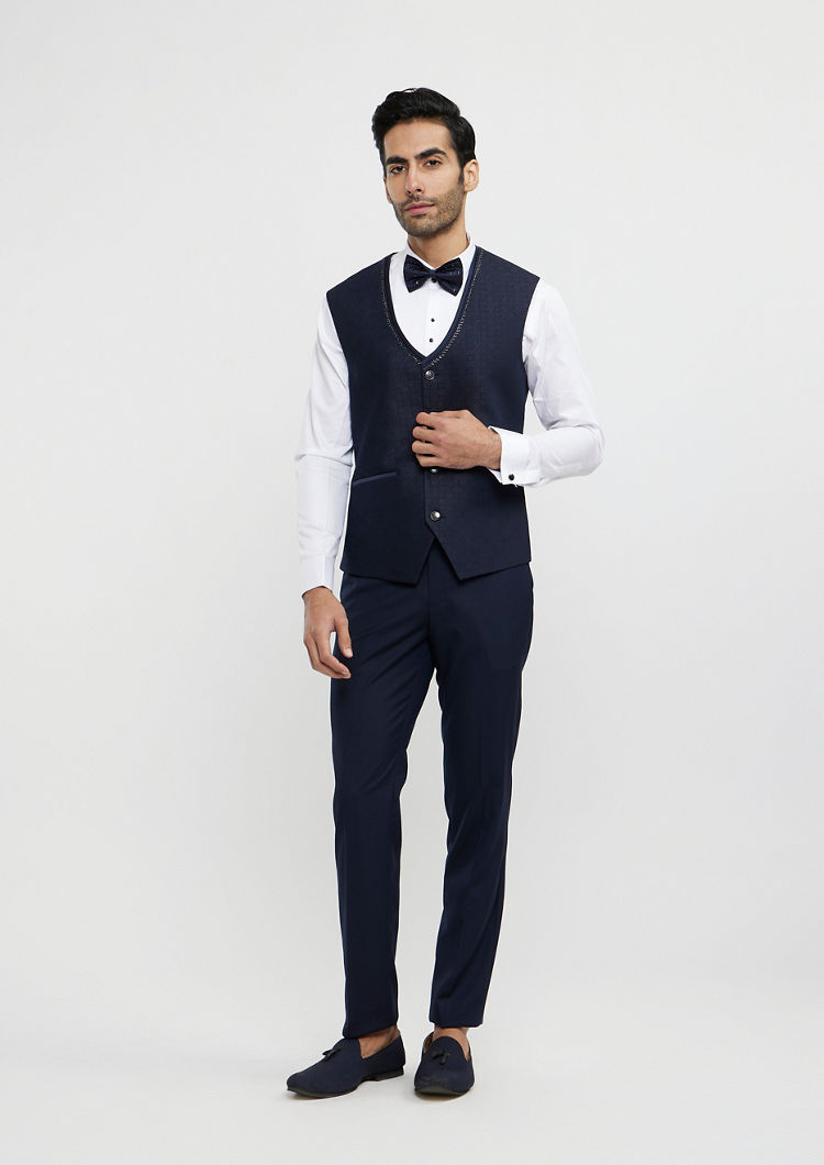 alt message - Twamev Men Midnight Blue Jaal Patterned Suit Set with Sequin Work image number 3