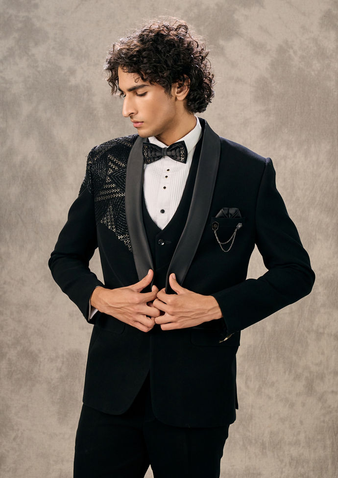 Twamev Men Black Opulence Suit Set