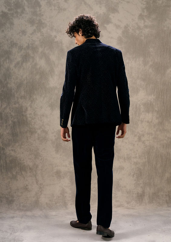 Twamev Men Navy Velvet Textured Jodhpuri Set