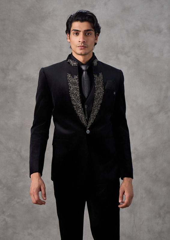 Twamev Men Black Brilliance Velvet Suit Set