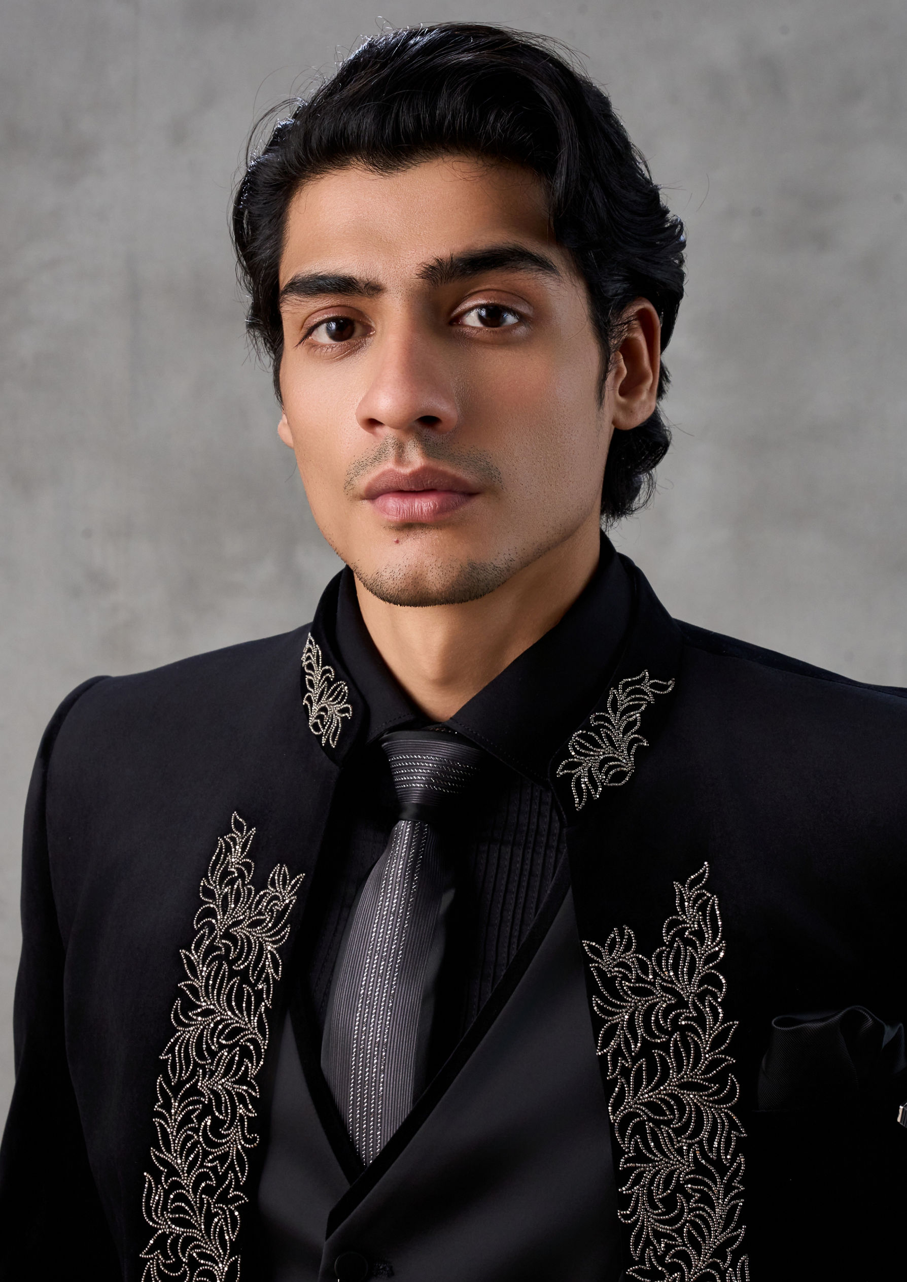 Twamev Men Black Brilliance Velvet Suit Set