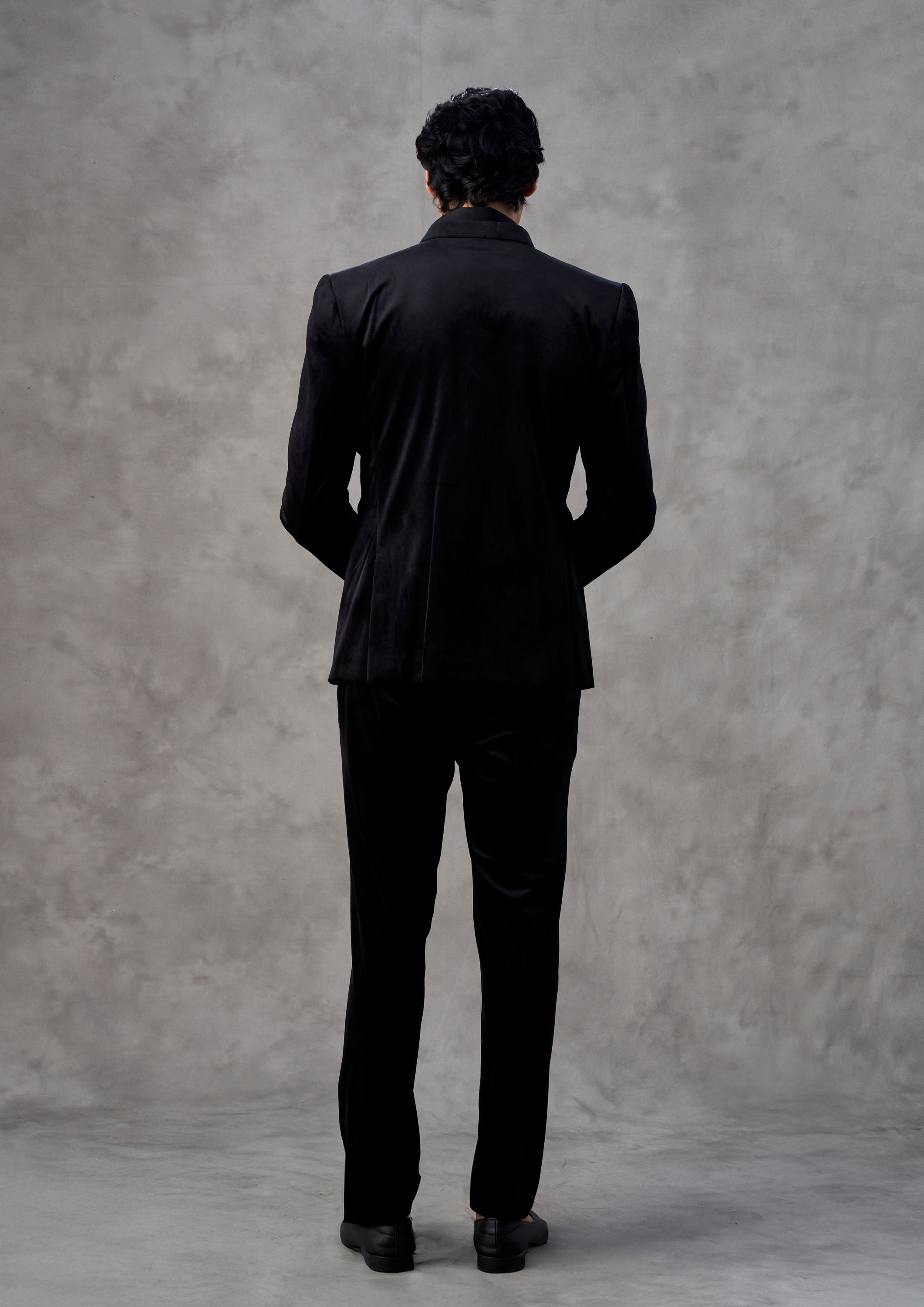 Twamev Men Black Brilliance Velvet Suit Set